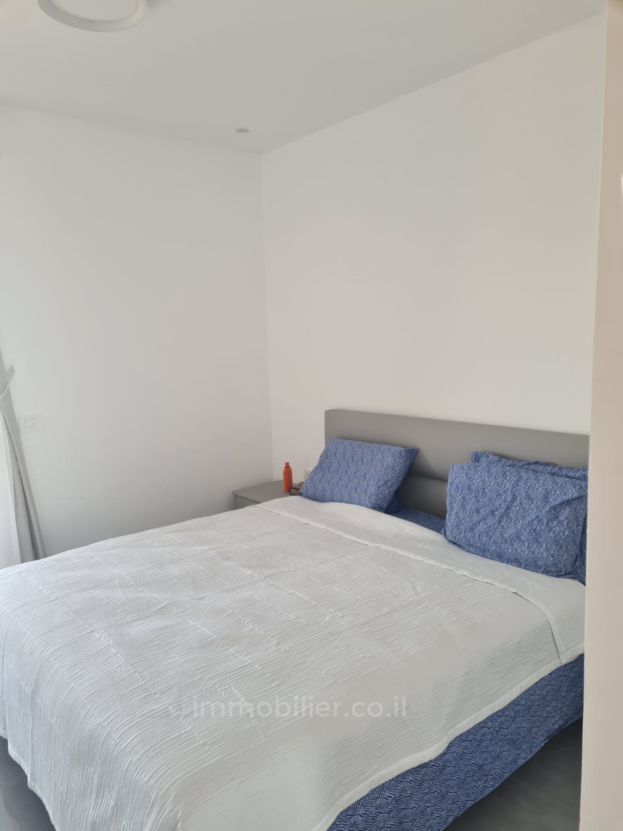 Apartamento 3 cômodos  Jerusalém  245-IBL-1843