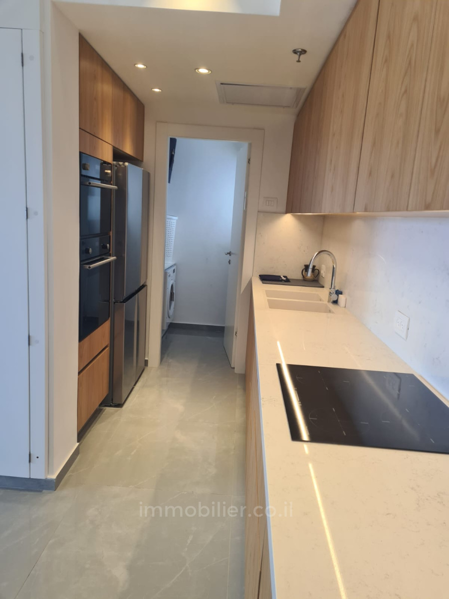 Apartamento 3 cômodos  Jerusalém  245-IBL-1843