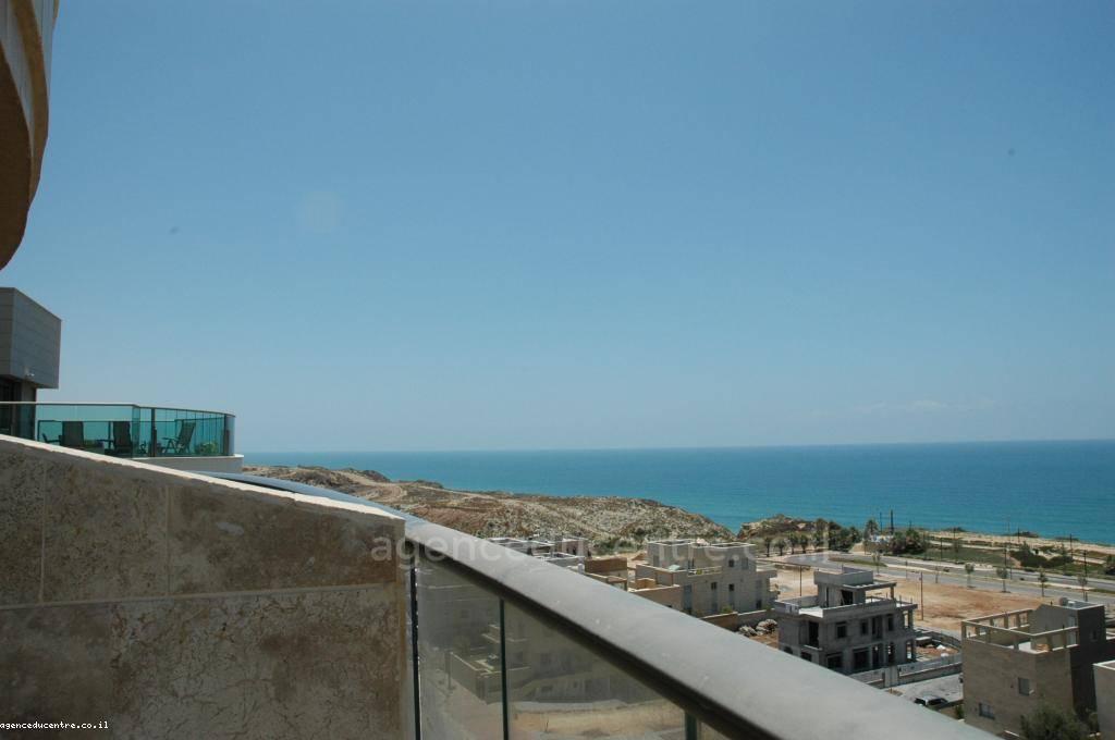 Apartamento 3 cômodos  Netanya Mar 281-IBL-428