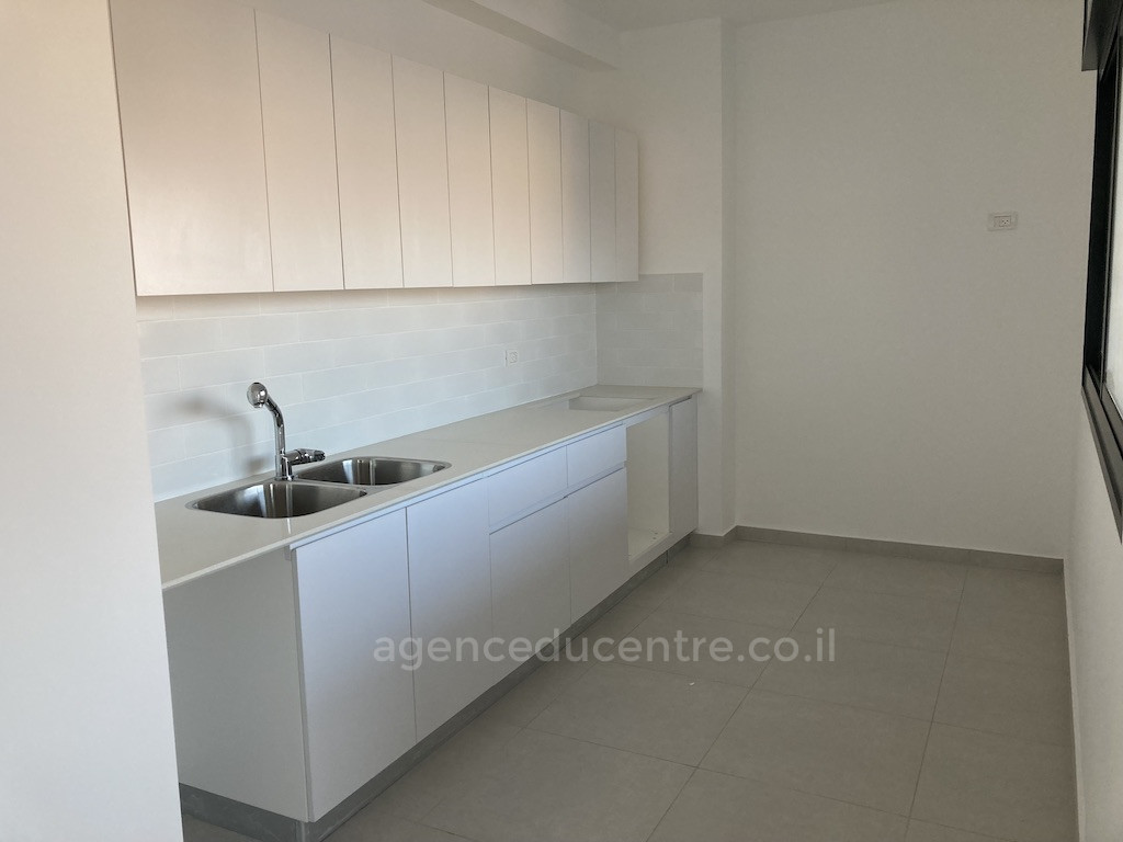 Apartamento 4 cômodos  Netanya Centro da cidade 281-IBL-540