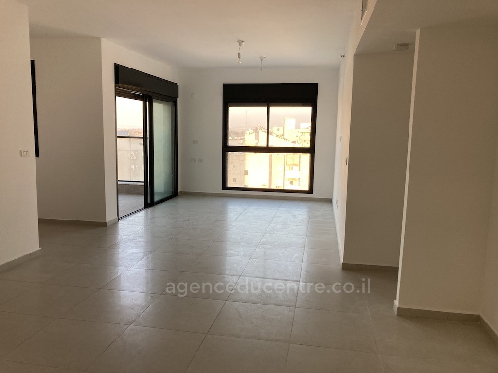 Apartamento 4 cômodos  Netanya Centro da cidade 281-IBL-540