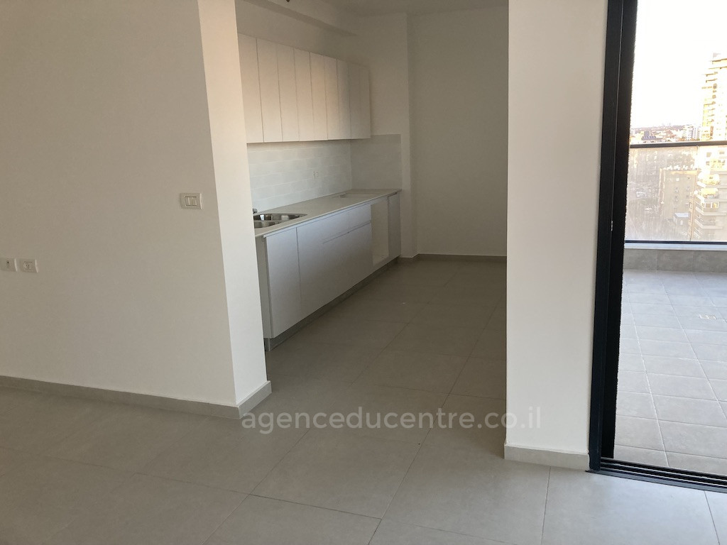 Apartamento 4 cômodos  Netanya Centro da cidade 281-IBL-540