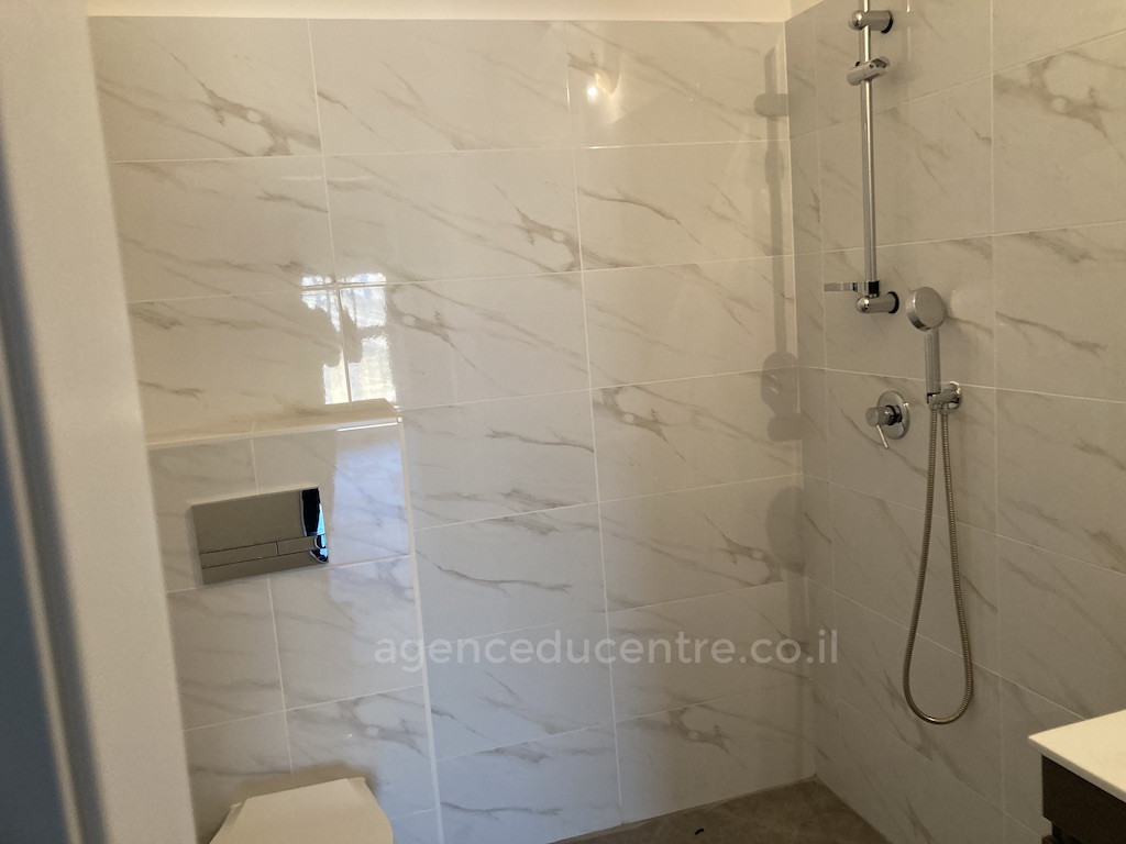 Apartamento 4 cômodos  Netanya Centro da cidade 281-IBL-540