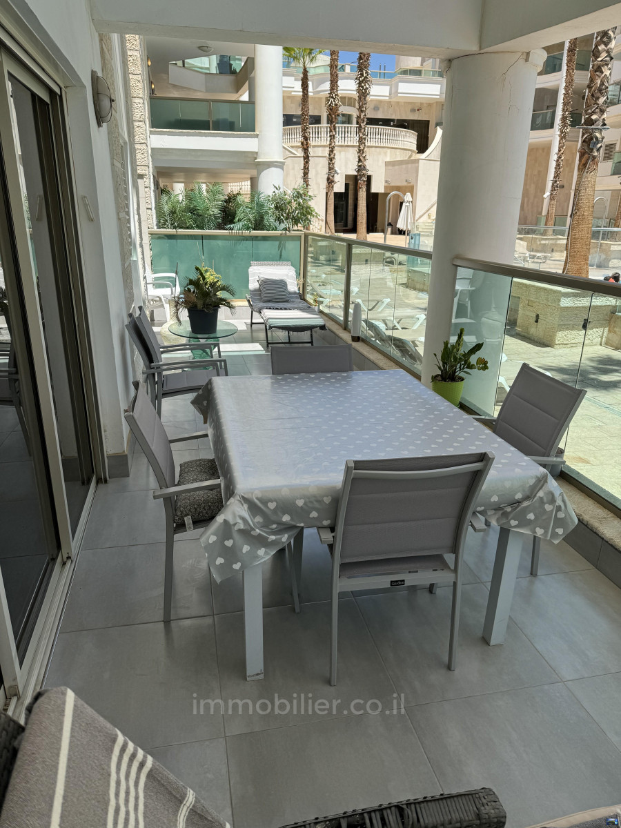 Apartamento garden 3 cômodos  Eilat Bairro dos Hotéis 288-IBL-478