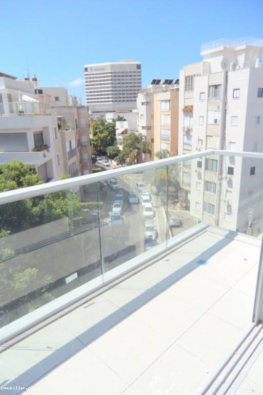 Apartamento 4 cômodos  Tel Aviv Região marítima 291-IBL-520