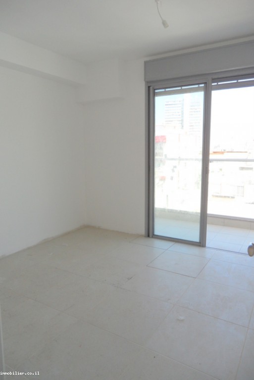 Apartamento 4 cômodos  Tel Aviv Região marítima 291-IBL-520