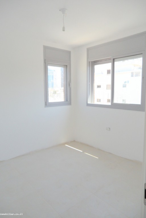 Apartamento 4 cômodos  Tel Aviv Região marítima 291-IBL-520