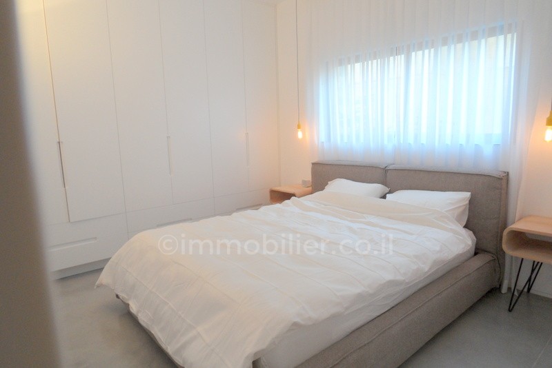 Apartamento 4 cômodos  Tel Aviv Região marítima 291-IBL-585