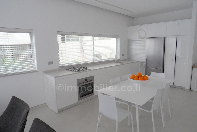 Apartamento 3 cômodos  Tel Aviv Região marítima 291-IBL-593