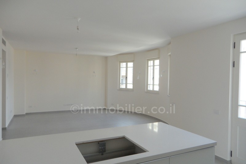 Apartamento 3 cômodos  Tel Aviv Rothshild 291-IBL-614