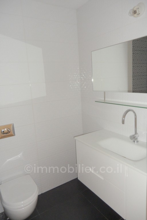 Apartamento 3 cômodos  Tel Aviv Rothshild 291-IBL-614