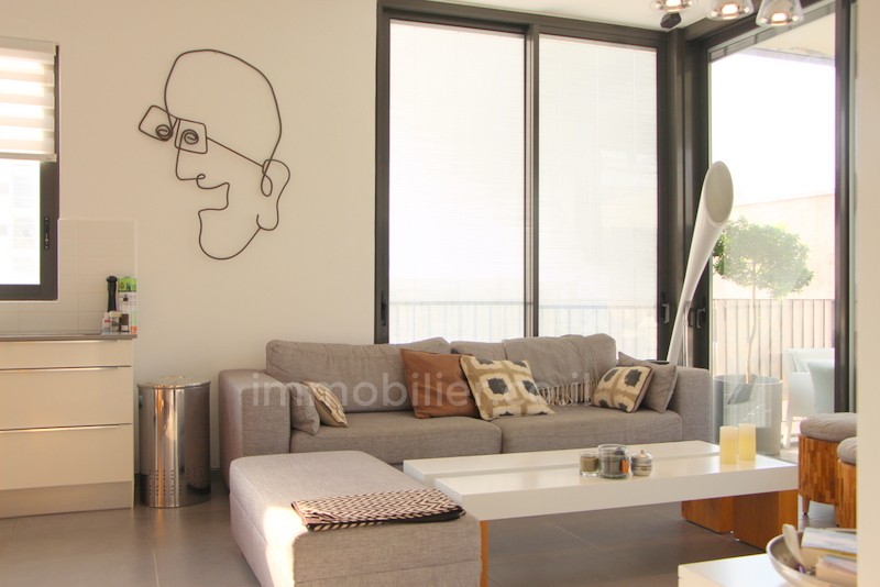 Apartamento 4 cômodos  Tel Aviv Região marítima 291-IBL-626