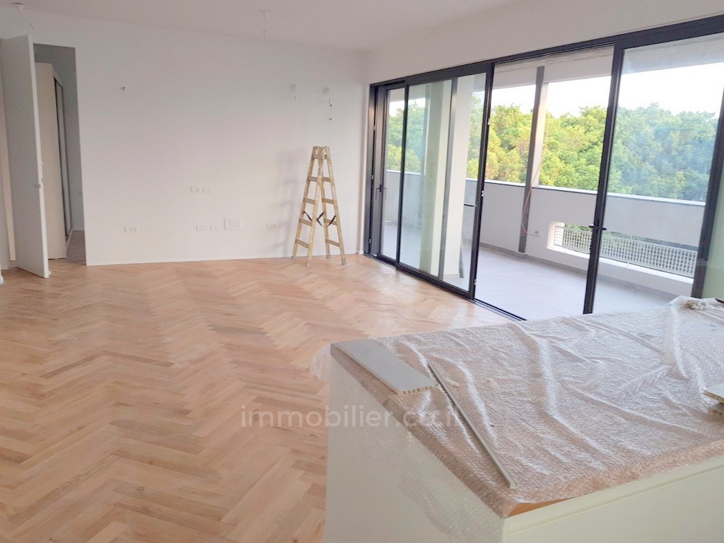 Apartamento 4 cômodos  Tel Aviv Região marítima 291-IBL-653