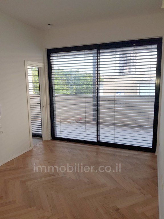 Apartamento 4 cômodos  Tel Aviv Região marítima 291-IBL-653