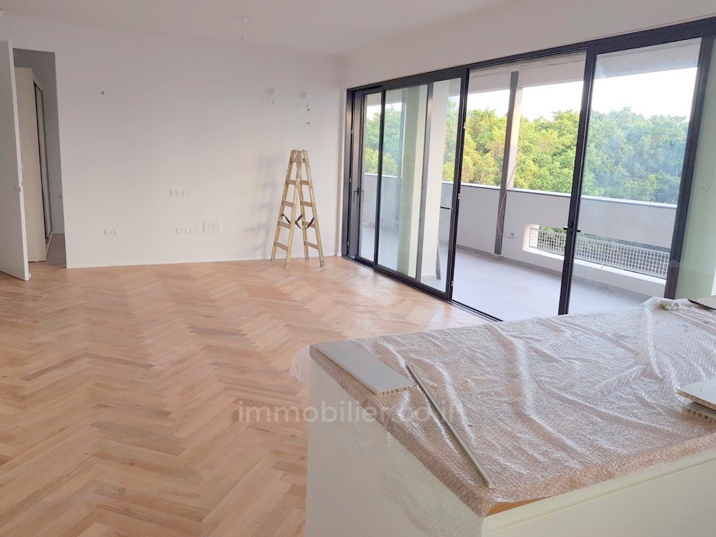 Apartamento 4 cômodos  Tel Aviv Região marítima 291-IBL-653