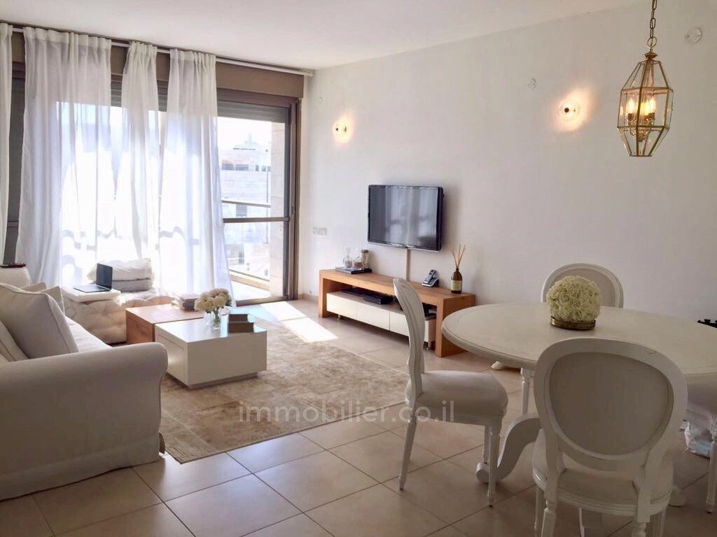 Apartamento 3 cômodos  Tel Aviv Ramat Aviv 291-IBL-660