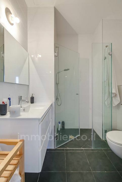 Apartamento 2 cômodos  Tel Aviv Região marítima 291-IBL-668