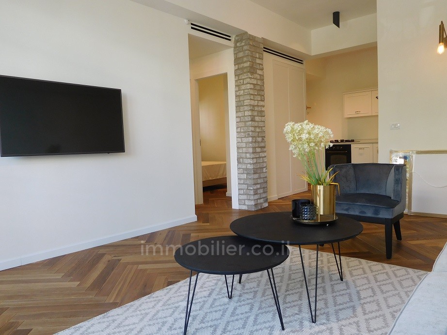 Apartamento 3 cômodos  Tel Aviv Região marítima 291-IBL-671