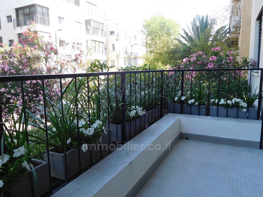 Apartamento 3 cômodos  Tel Aviv Região marítima 291-IBL-671