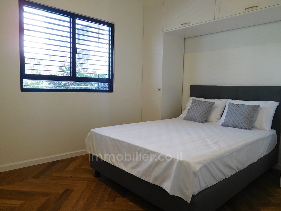 Apartamento 3 cômodos  Tel Aviv Região marítima 291-IBL-671