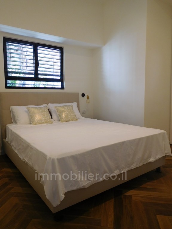 Apartamento 3 cômodos  Tel Aviv Região marítima 291-IBL-671