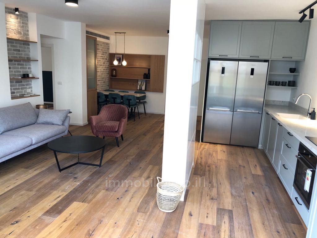 Apartamento 3 cômodos  Tel Aviv Bazel 291-IBL-683