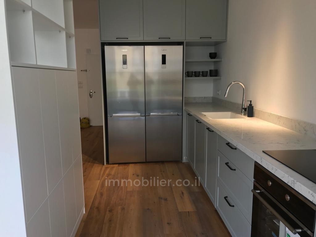 Apartamento 3 cômodos  Tel Aviv Bazel 291-IBL-683