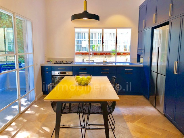 Apartamento 3 cômodos  Tel Aviv Região marítima 291-IBL-685