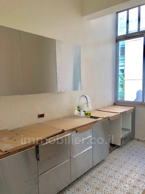 Apartamento 4 cômodos  Tel Aviv Rothshild 291-IBL-697