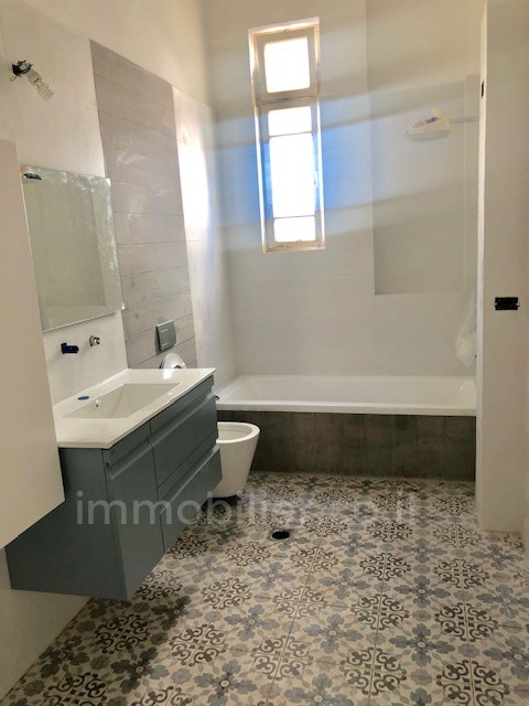 Apartamento 4 cômodos  Tel Aviv Rothshild 291-IBL-697