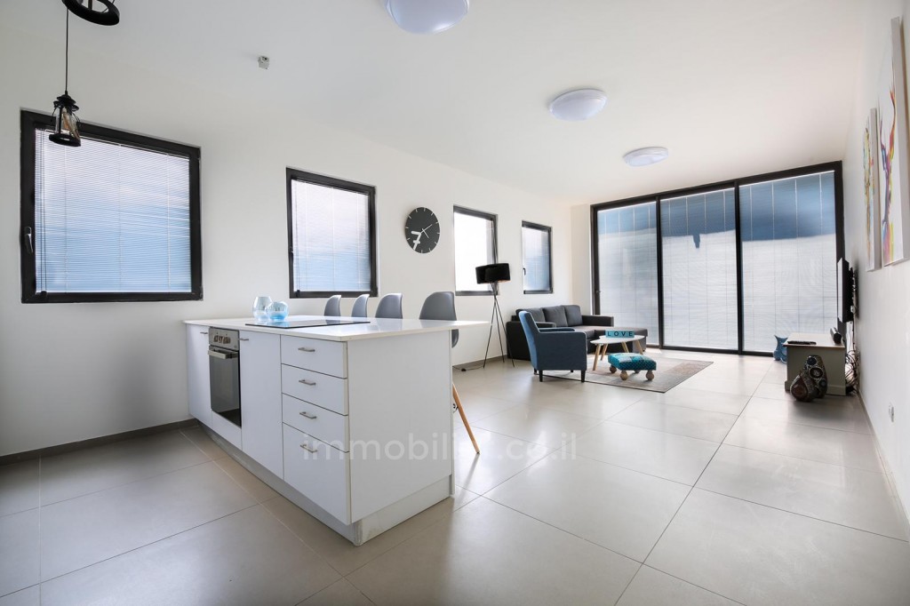 Apartamento 3 cômodos  Tel Aviv Região marítima 291-IBL-736