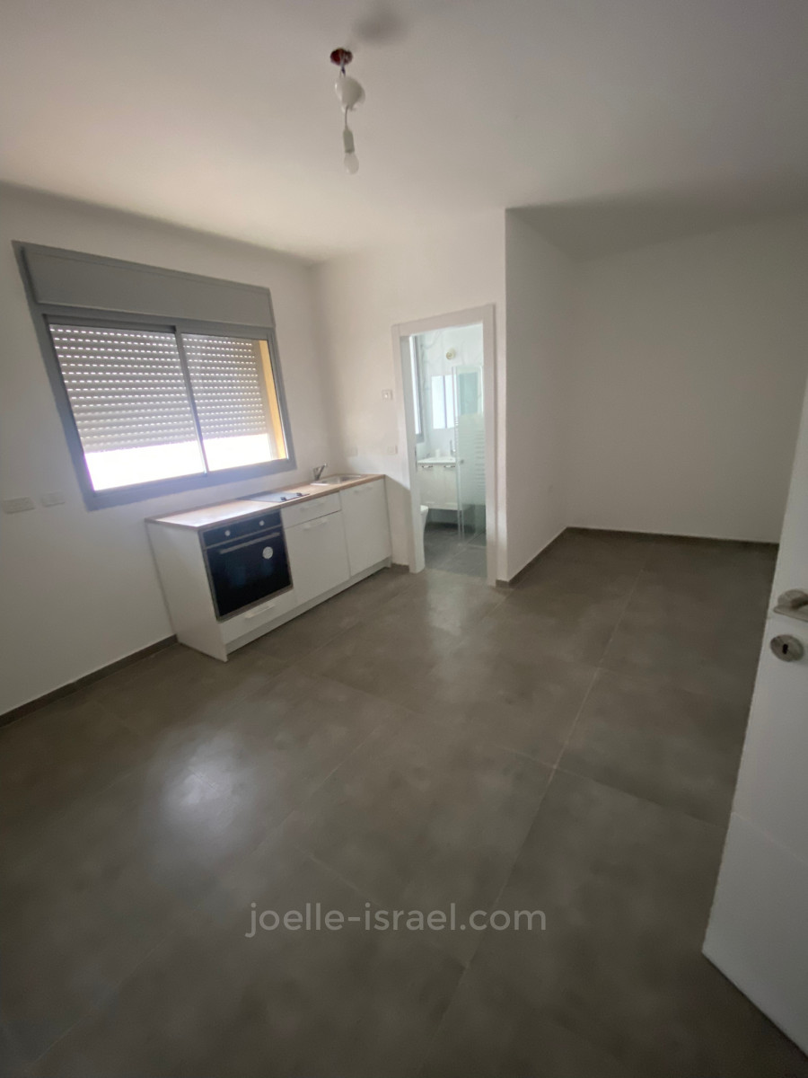 Apartamento 5 cômodos  Netanya Kikar 316-IBL-1575