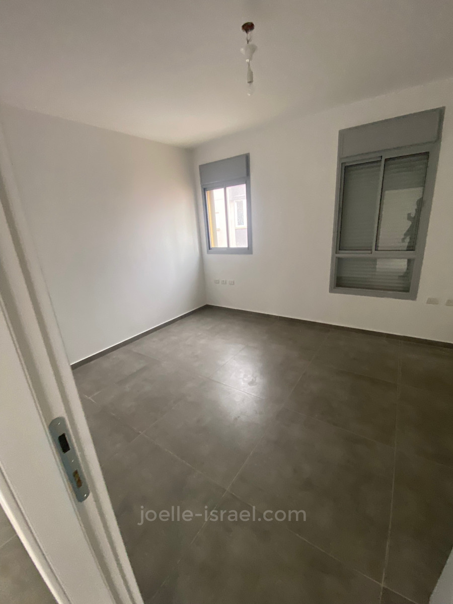 Apartamento 5 cômodos  Netanya Kikar 316-IBL-1575