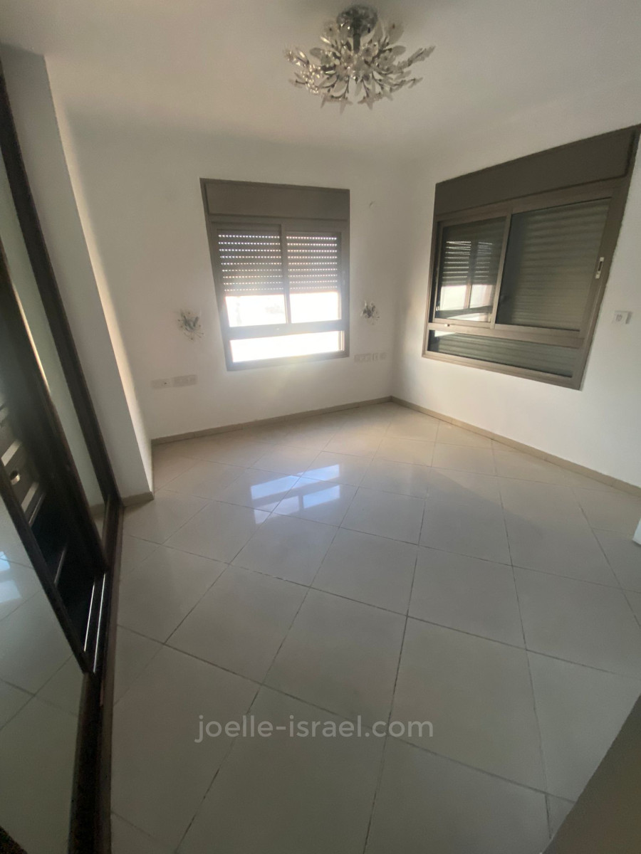 Apartamento 4 cômodos  Netanya Centro da cidade 316-IBL-1584