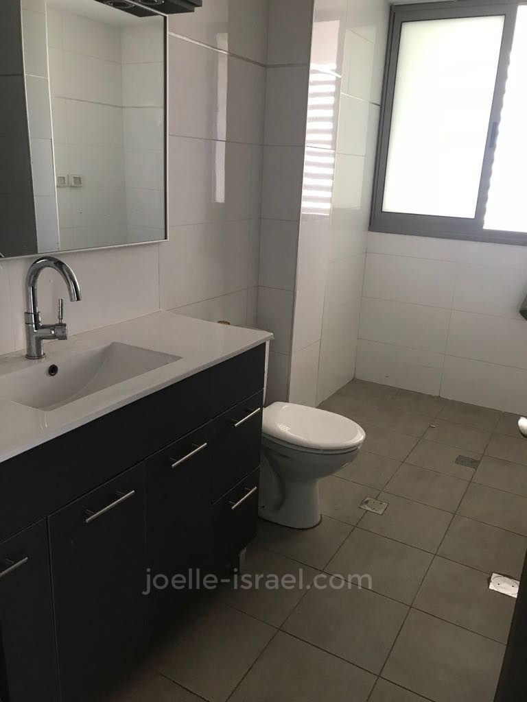 Apartamento 4 cômodos  Netanya Kikar 316-IBL-1586