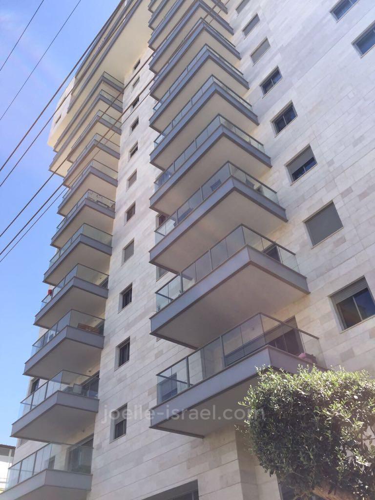 Apartamento 4 cômodos  Netanya Kikar 316-IBL-1586