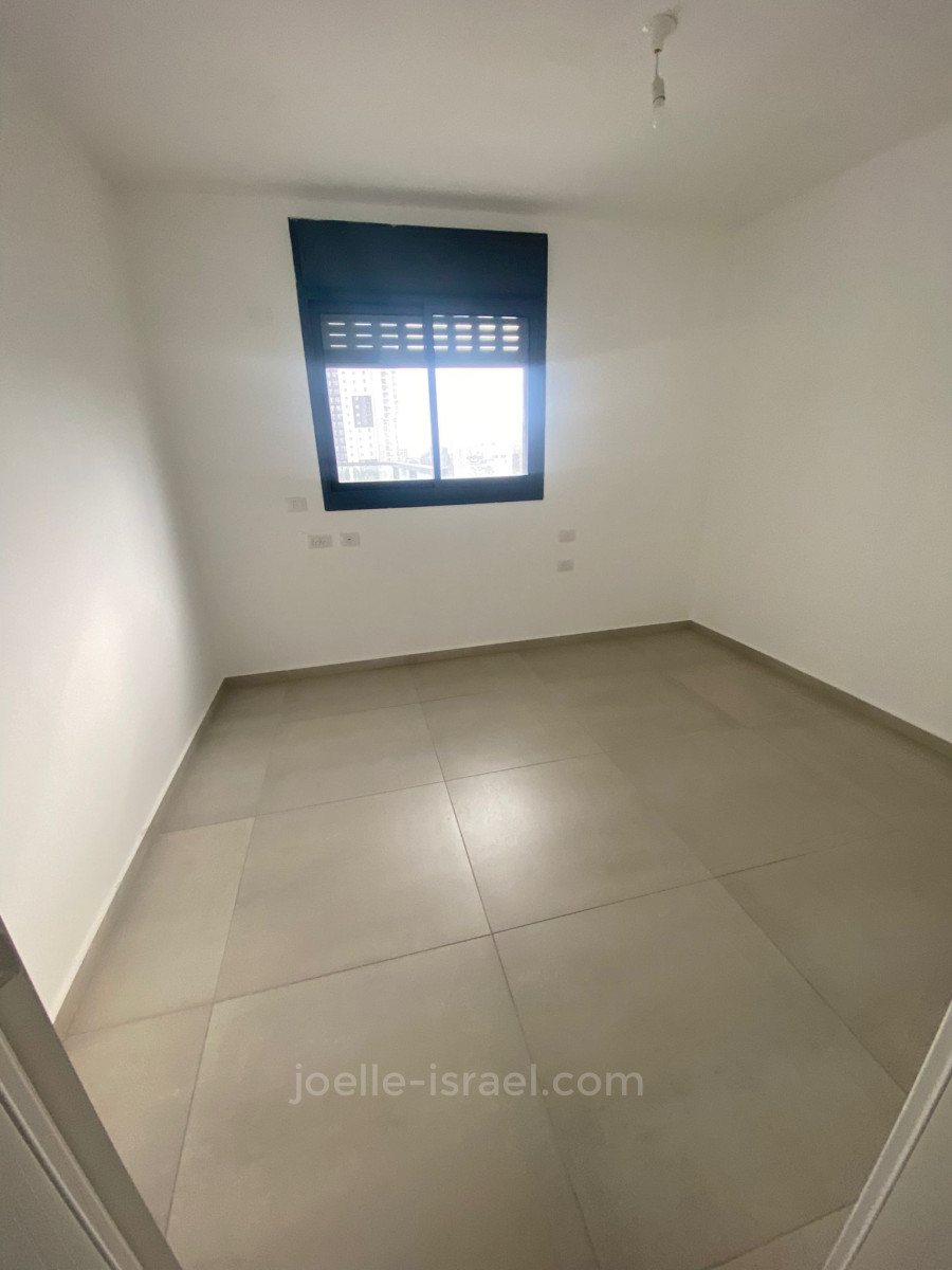 Apartamento 4 cômodos  Netanya Centro da cidade 316-IBL-1652