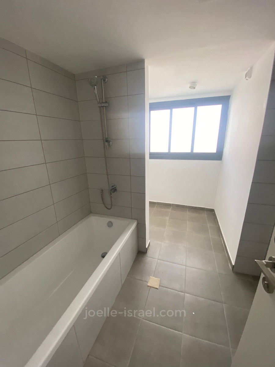 Apartamento 4 cômodos  Netanya Centro da cidade 316-IBL-1652