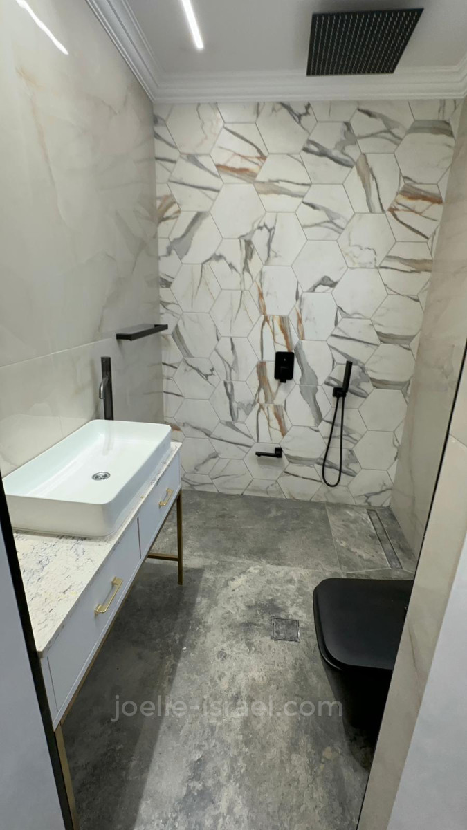 Apartamento 4 cômodos  Netanya Kikar 316-IBL-1665