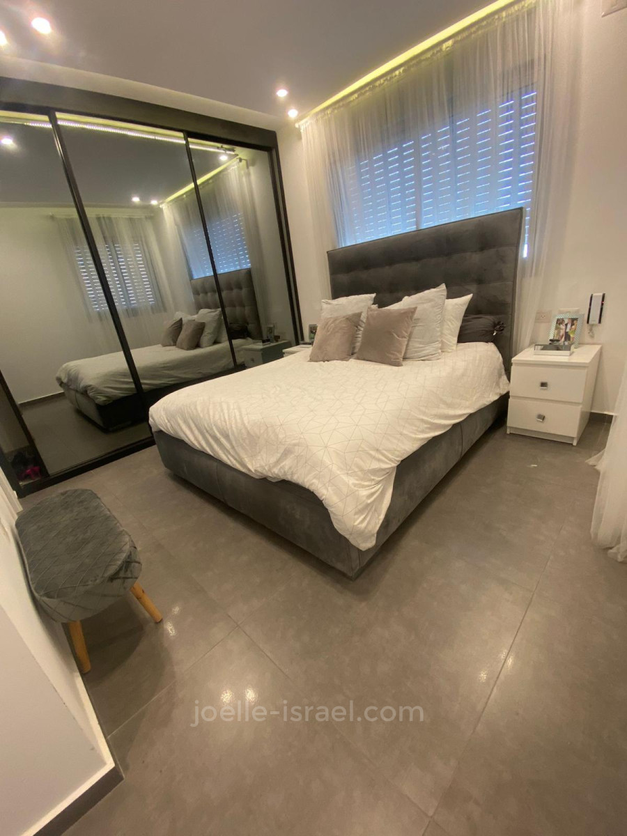 Apartamento 5 cômodos  Netanya Kikar 316-IBL-1678