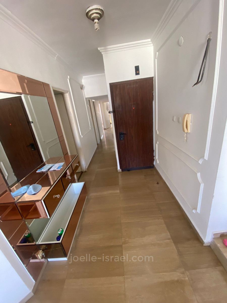 Apartamento 5 cômodos  Netanya Centro da cidade 316-IBL-1680