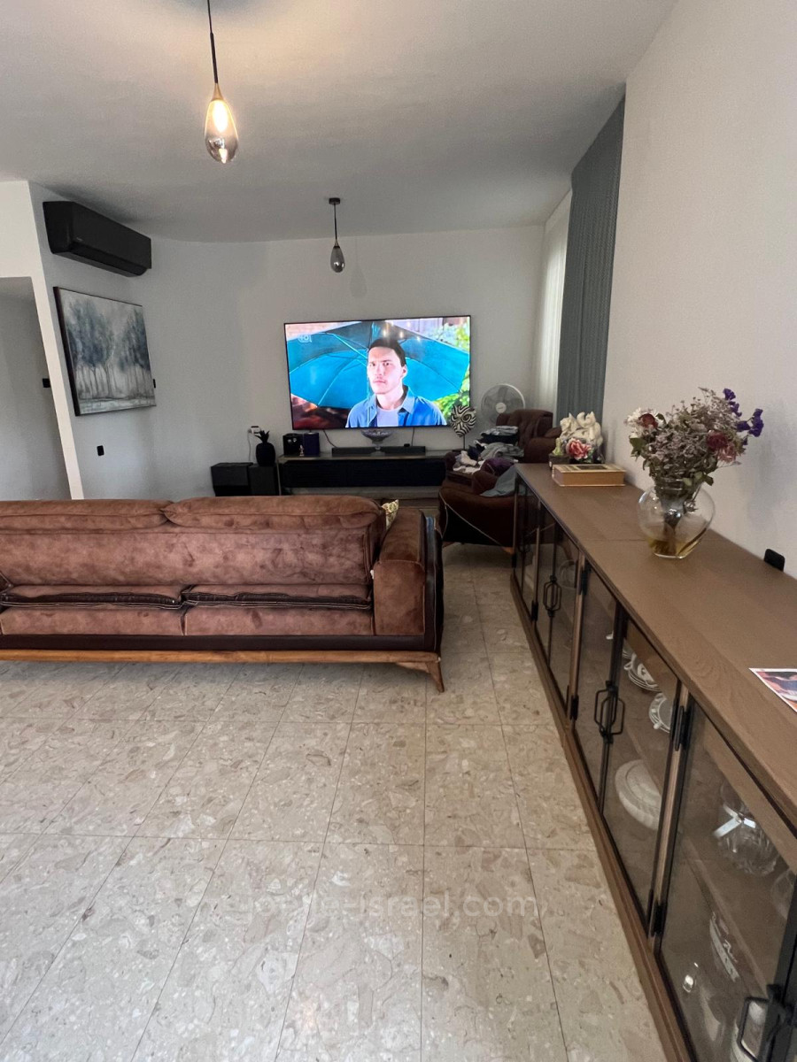 Apartamento 5 cômodos  Netanya Centro da cidade 316-IBL-1690