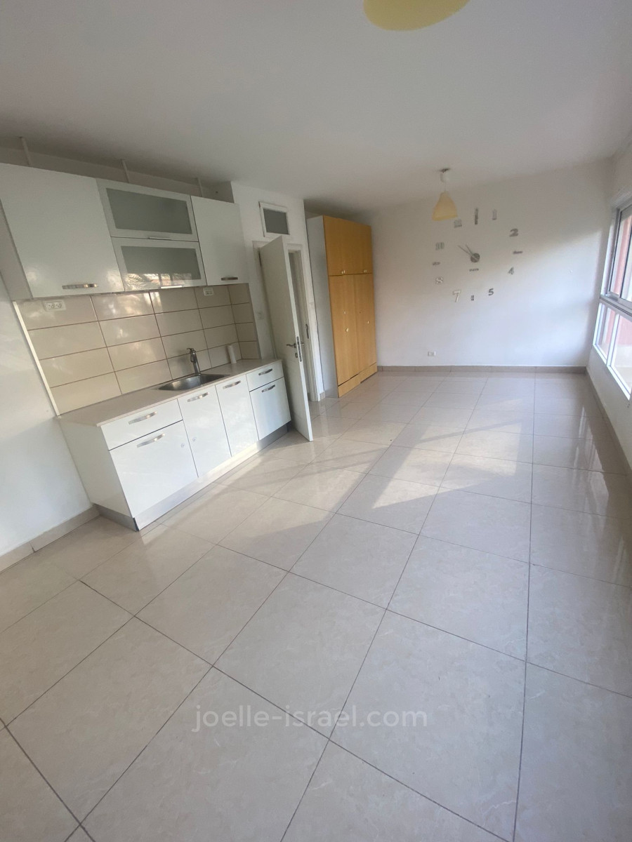 Apartamento 3 cômodos  Netanya Centro da cidade 316-IBL-1705