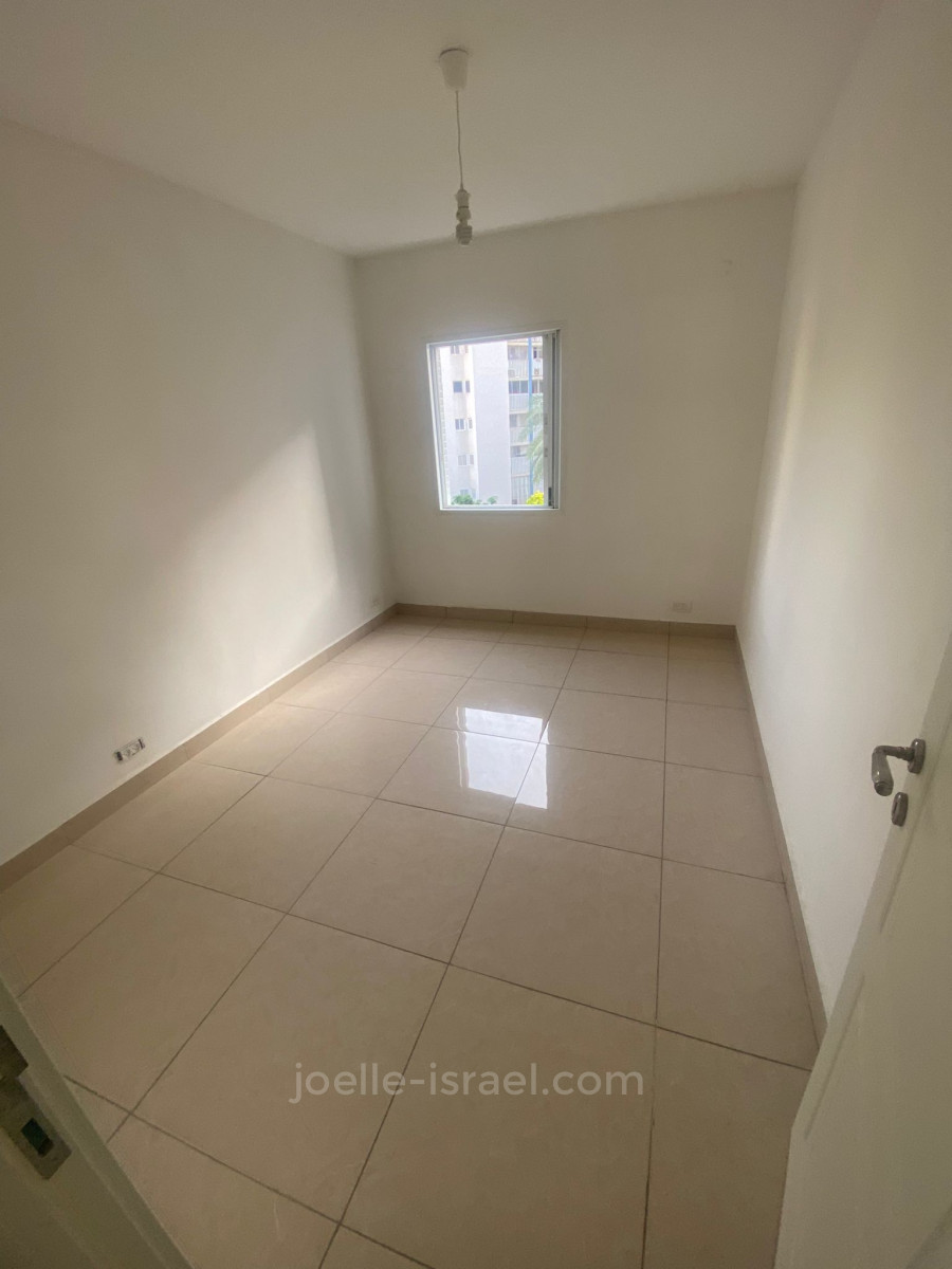 Apartamento 3 cômodos  Netanya Centro da cidade 316-IBL-1705