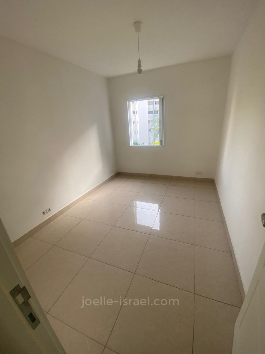 Apartamento 3 cômodos  Netanya Centro da cidade 316-IBL-1705