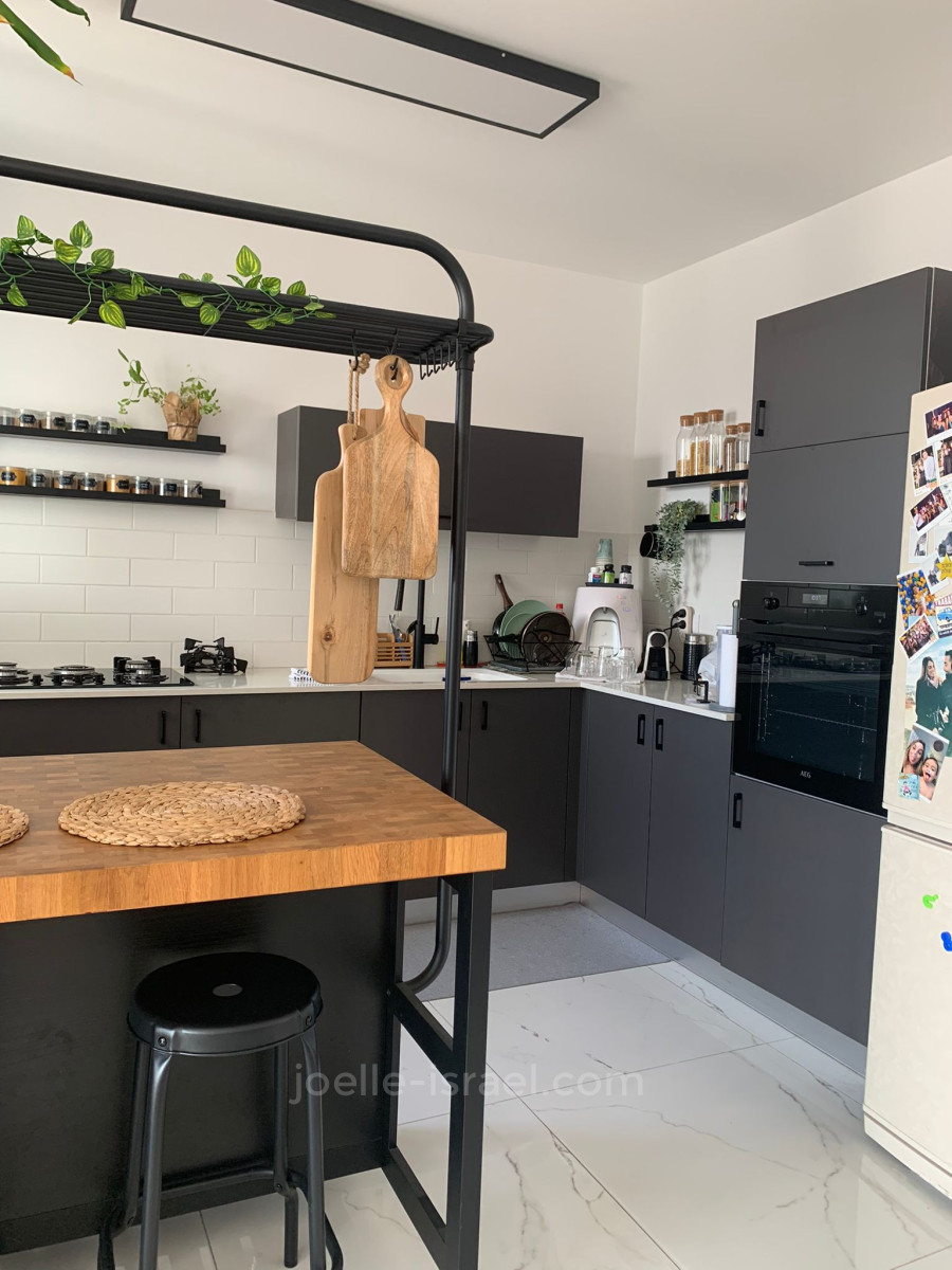 Apartamento 3 cômodos  Netanya Kikar 316-IBL-1709