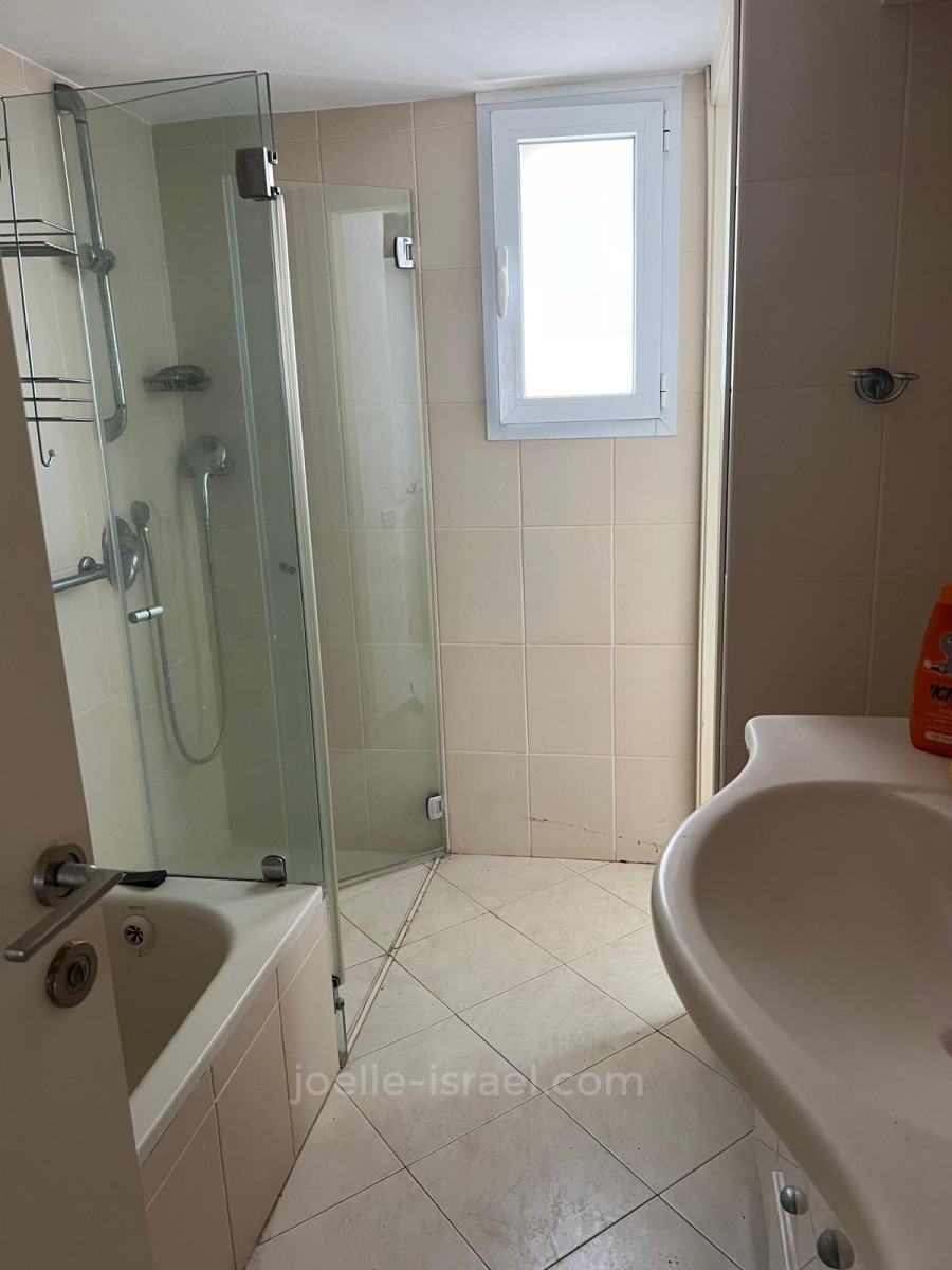 Apartamento 4 cômodos  Netanya Centro da cidade 316-IBL-1720