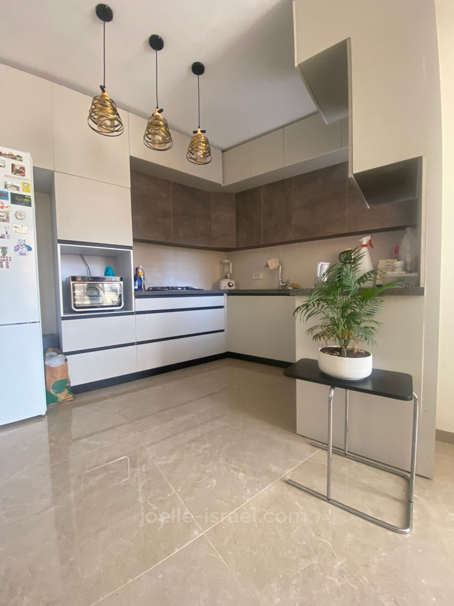 Apartamento 4 cômodos  Netanya Kikar 316-IBL-1729