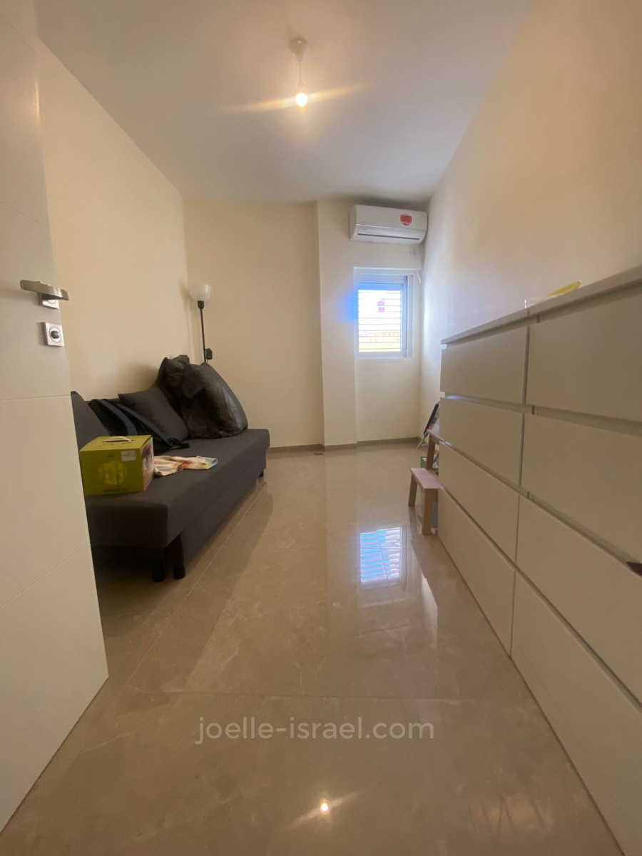 Apartamento 4 cômodos  Netanya Kikar 316-IBL-1729