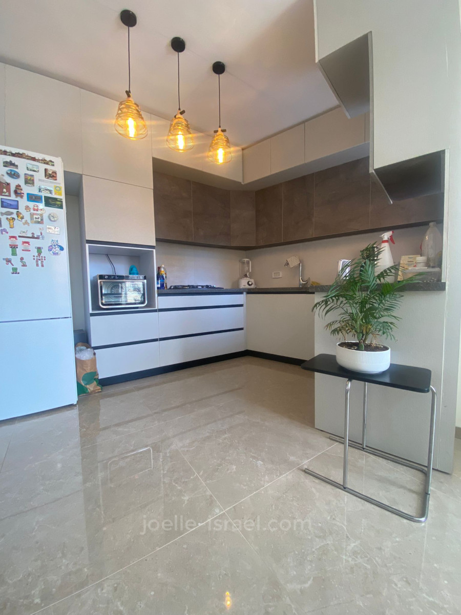 Apartamento 4 cômodos  Netanya Kikar 316-IBL-1729